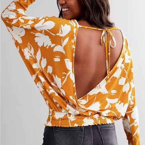 NWT DAYTRIP Mustard Floral Surplice Deep V-Neck Top~ XXL - Picture 2 of 2
